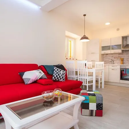 Luxury Luka & Marko 察夫塔特